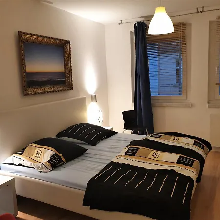 Mitten In Mitte, Ideal Fur Familien