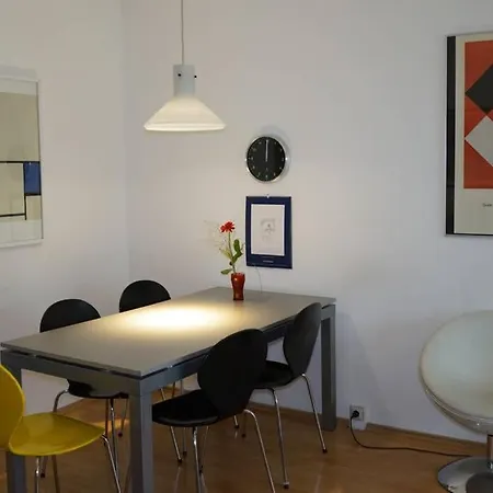 Apartment Mitten In Mitte, Ideal Fur Familien Berlin